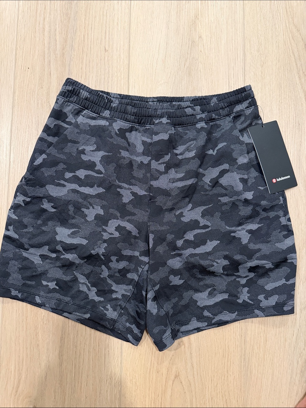 Lululemon Pace Breaker Lined Short 7" NWT - MEDIUM - Variegated Mesh Camo Black